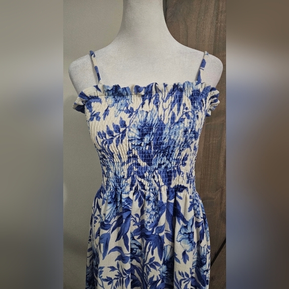 H&M Floral Smocked Midi Sundress with Spaghetti Straps In Blue/white. M NWOT - Picture 9 of 16